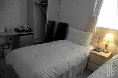 Binfield White Gates Hotel المظهر الخارجي الصورة